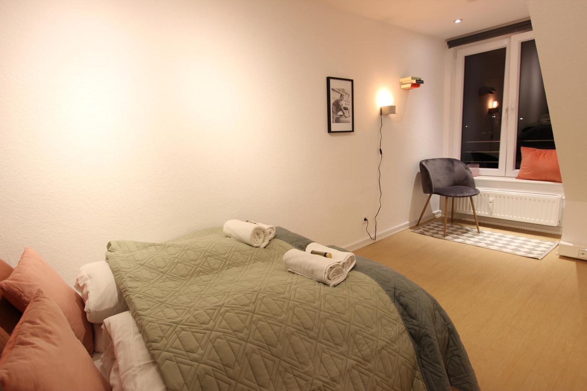 The Suites City Lofts At The Park Hamburg Room photo