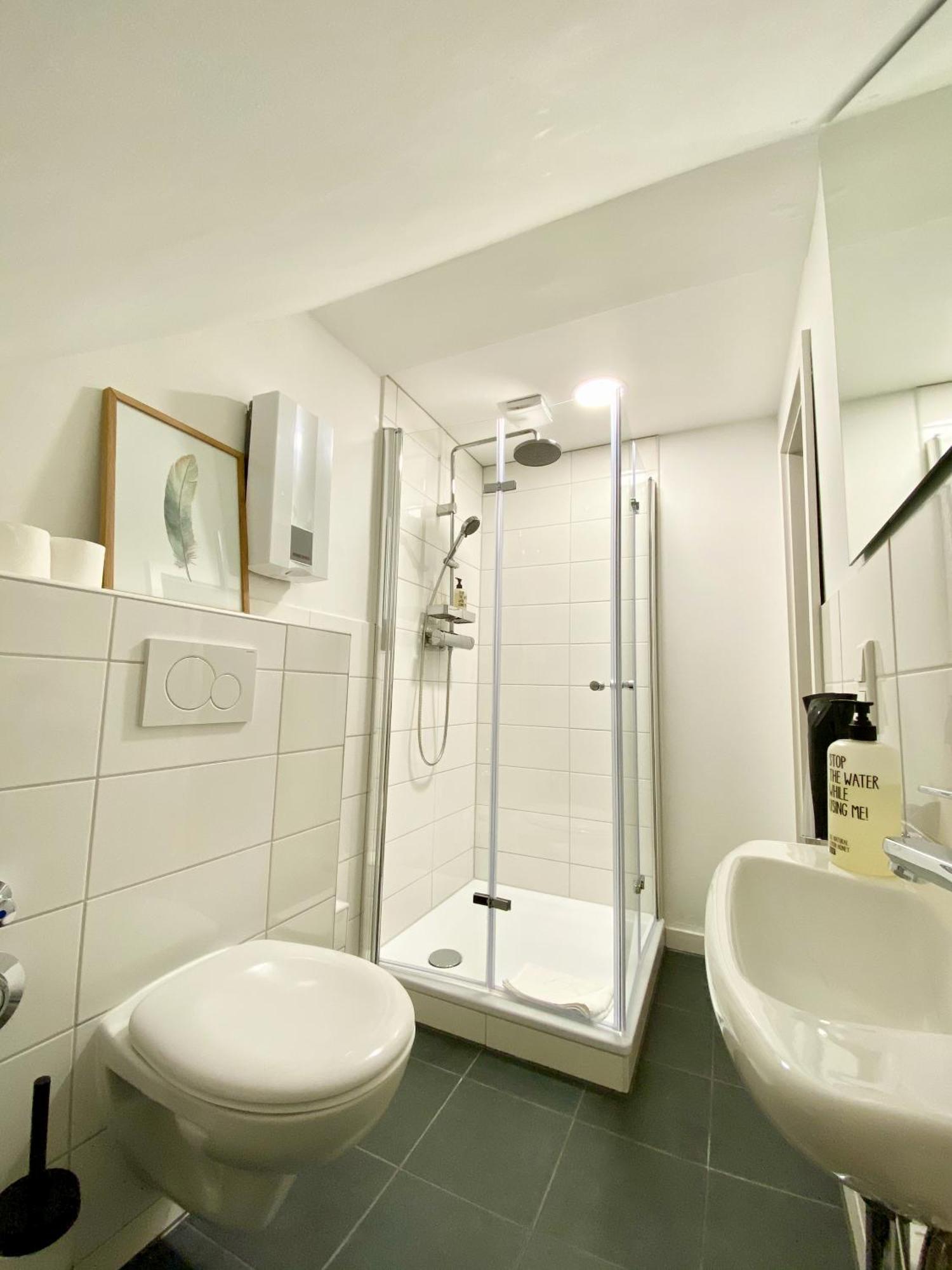 The Suites City Lofts At The Park Hamburg Room photo