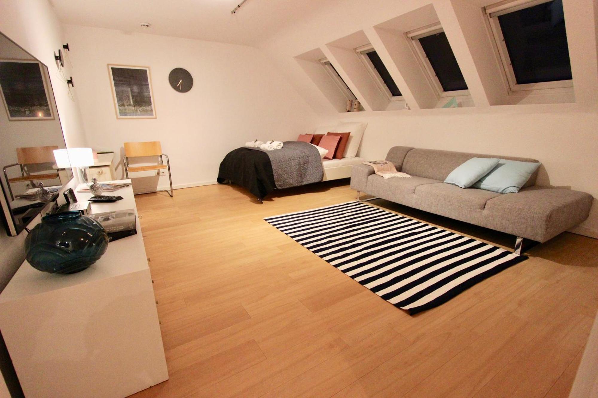 The Suites City Lofts At The Park Hamburg Room photo